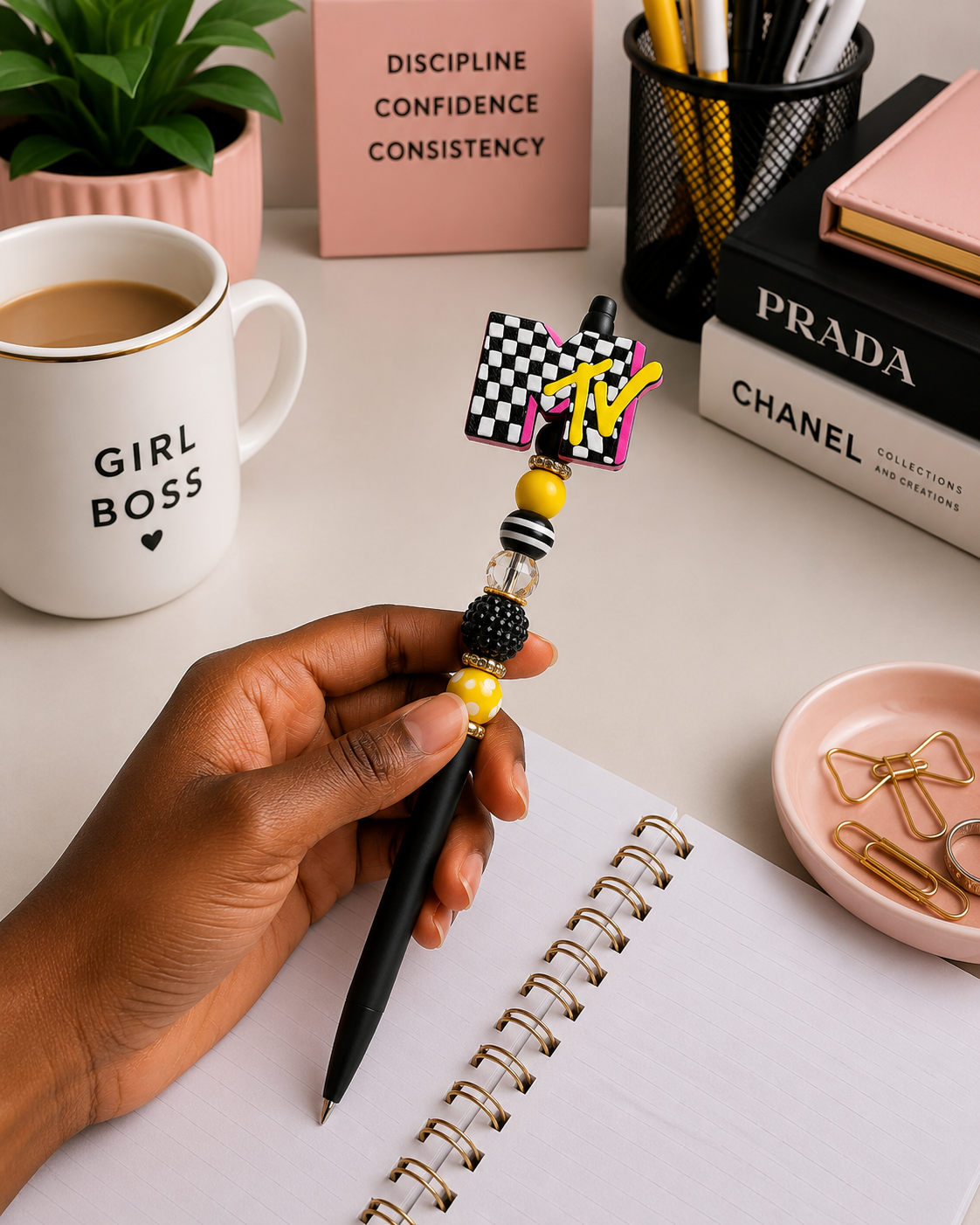 MTV - Pen Charm