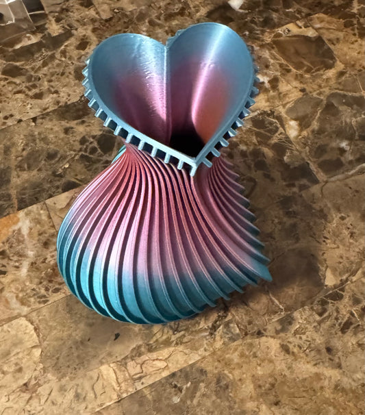 (RTS) Spiral Heart Vase 3D Printed